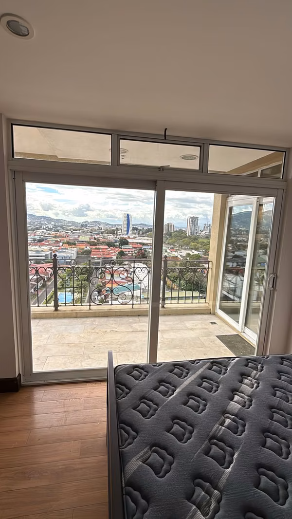 Furnished apartment, maintenance fee paid in Sabana Sur.