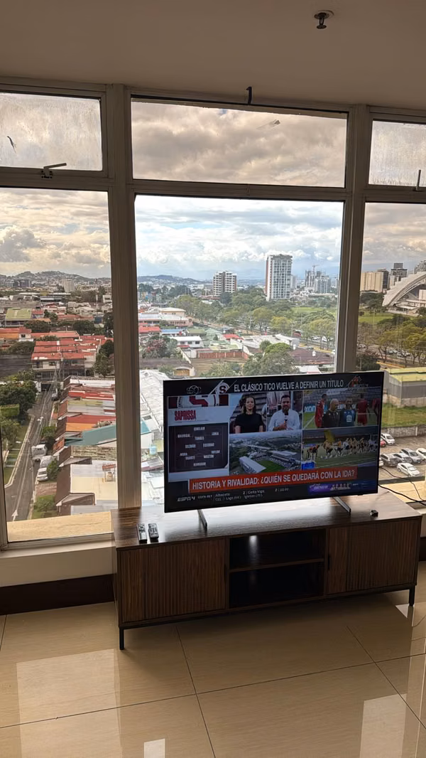 Furnished apartment, maintenance fee paid in Sabana Sur.
