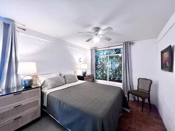 ALQUILER | CASA AMUEBLADA Y EQUIPADA DE UN PISO | CONDOMINIO EN ESCAZÚ