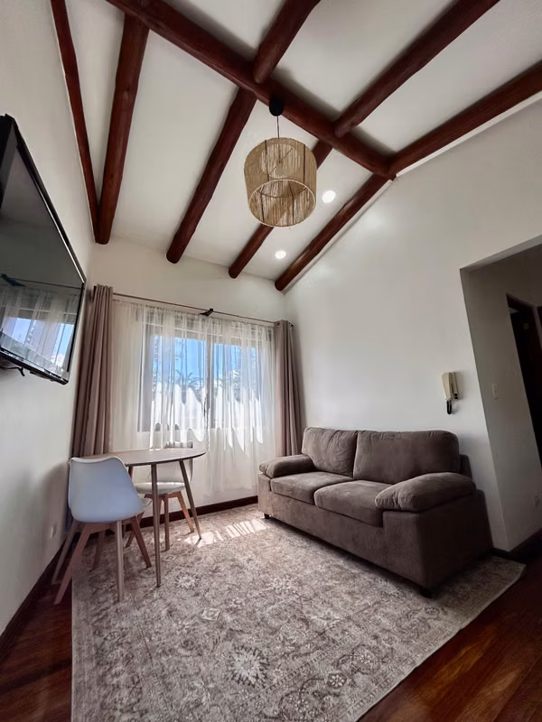 Alquiler de apartamento amueblado, Escazú. Jaboncillos.