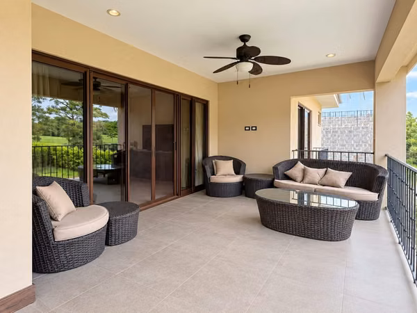 Casa en venta en Santa Ana, Parque Valle del Sol | 4 hab | Vista al Golf | Piscina