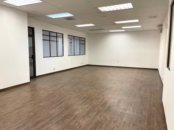 Extensive Commercial and Offices for Rent - Sabana Oeste - 124; 350 m ²