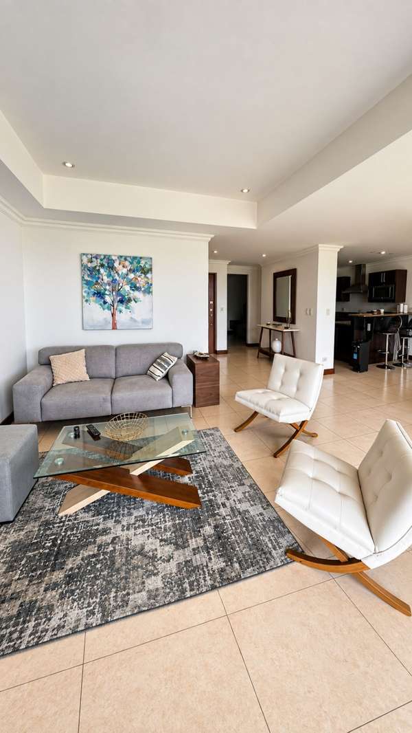 Beautiful furnished apartment is rented in Torres del Parque, Sabana Norte.
