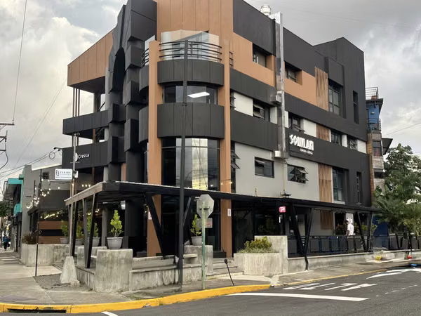 Local comercial en alquiler en Barrio Escalante – excelente exposición