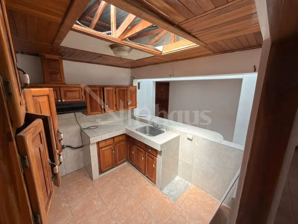 Venta de casa en Tibas AS ID43720