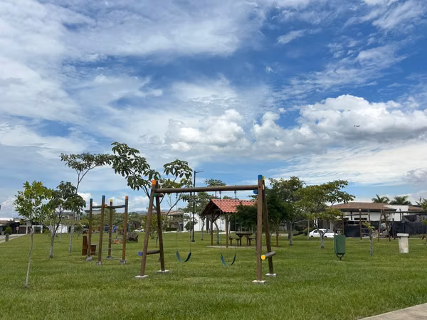ALQUILER DE CASA EN CONDOMINIO - LOS REYES - LA GUACIMA