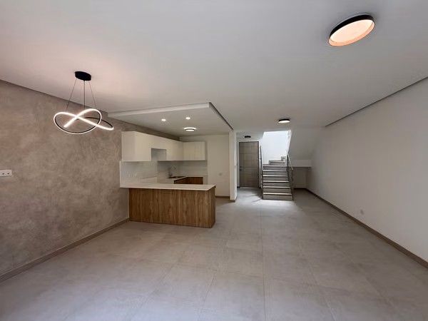 ALQUILER DE CASA EN DISTRITO 5 PARA ESTRENAR CON LINEA BLANCA