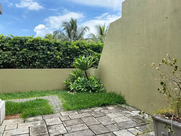 CASA EN CONDOMINIO EN ALQUILER SANTA ANA