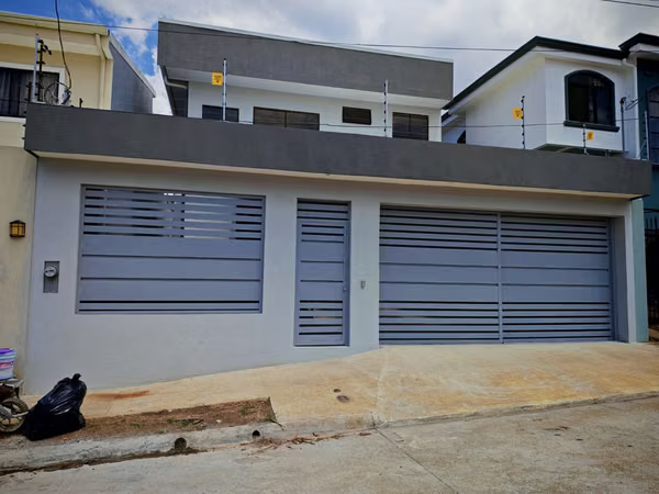 * Sale of house in Quizarco Santo Domingo de Heredia.