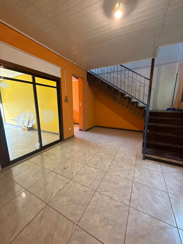 Se alquila casa en Alajuela centro, con uso de suelo mixto 