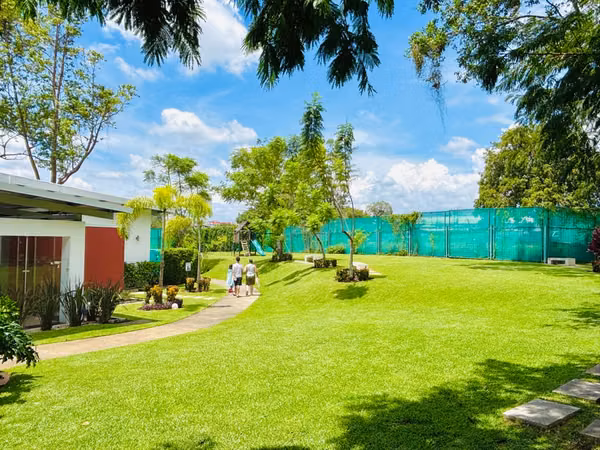 Apartamento Nuevo en Barreal de Heredia en Alquiler Incluye Electrodomésticos