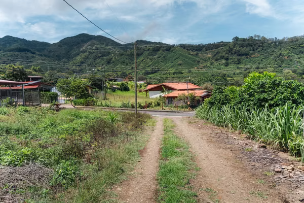 Lote Plano de 553 m² a 1 km del Centro – Santa María de Dota