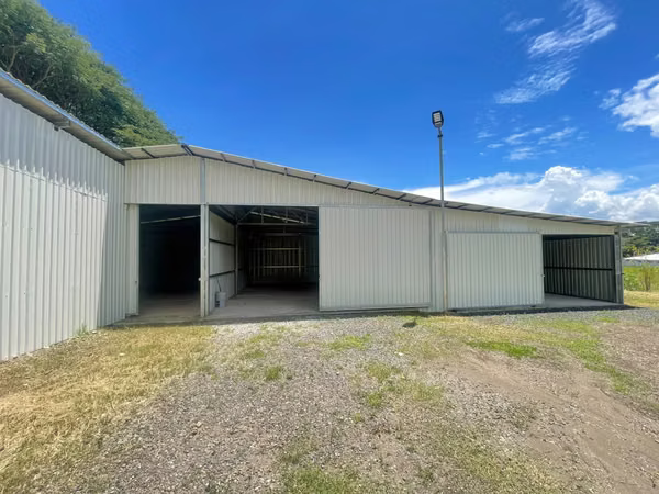 ALQUILER DE BODEGAS EN ATENAS, RIO GRANDE