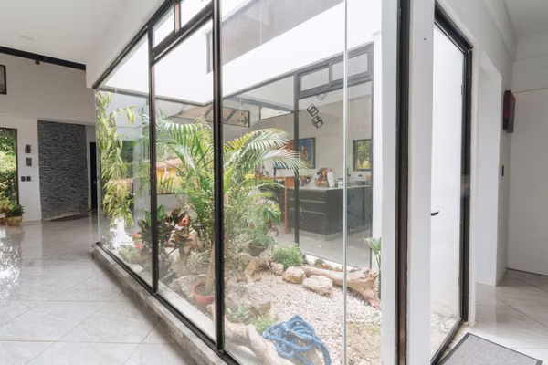 Casa de 3 Habitaciones con Jardines y Vista – Santa María de Dota