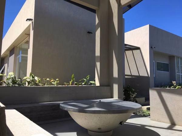 ALQUILER DE CASA NUEVA EN CONDOMINIO GUACHIPELÍN 310