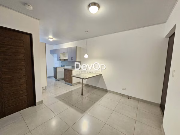 Alquiler de apartamento, 1 habitación, 1 parqueo, patio. San Pedro-Vargas Araya.