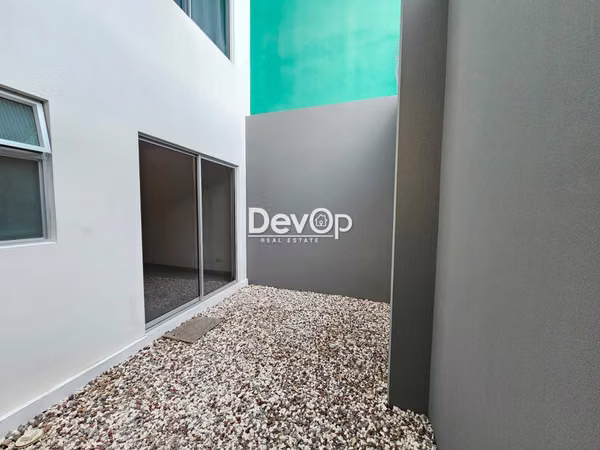 Alquiler de apartamento, 1 habitación, 1 parqueo, patio. San Pedro-Vargas Araya.