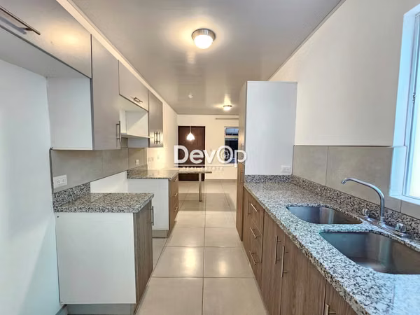 Alquiler de apartamento, 1 habitación, 1 parqueo, patio. San Pedro-Vargas Araya.