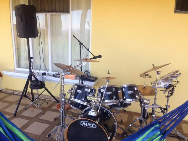 Se Alquila Amplia Casa Amueblada con Vista al Mar