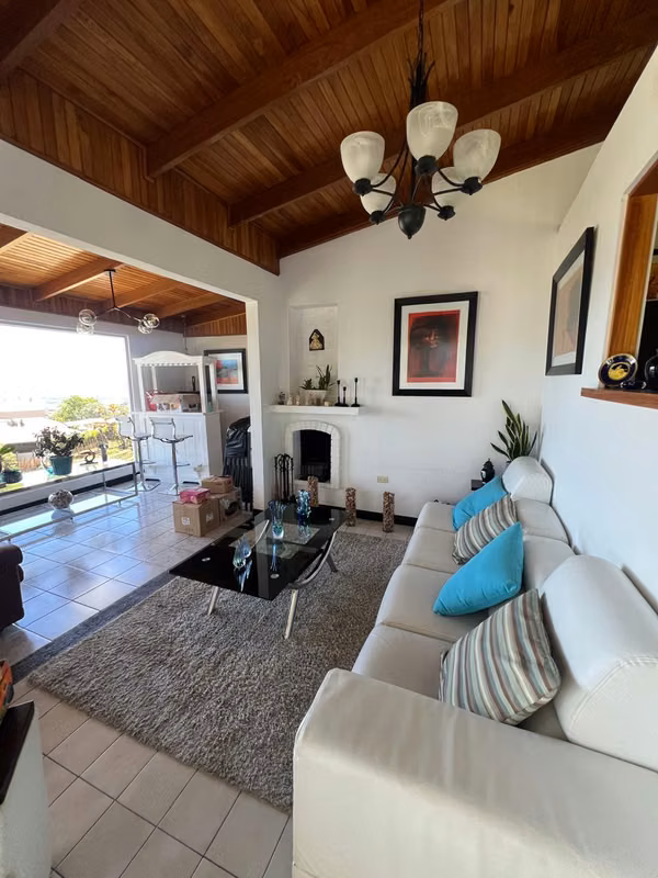 Casa Exclusiva en San Antonio de Escazú | Vistas Panorámicas, Amplios Jardines y Máxima Privacidad