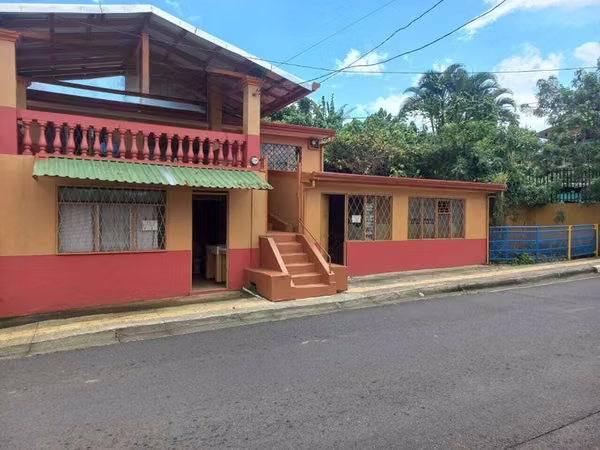 Venta de Amplia Casa Familiar en Barva-San Pedro. 27-194