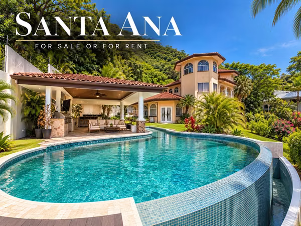 Lujosa Casa con Piscina Privada y Espectaculares Vistas / Piedades Santa Ana / 5 Habit. / 605 m²