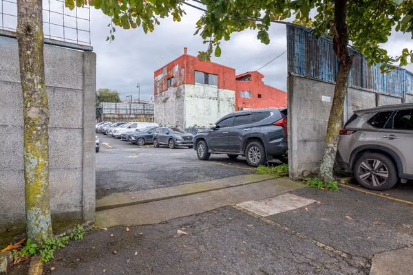Parqueo Público en funcionamiento