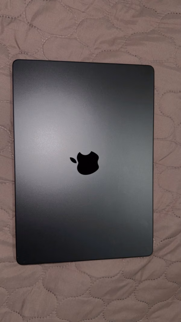 MacBook Pro 14 