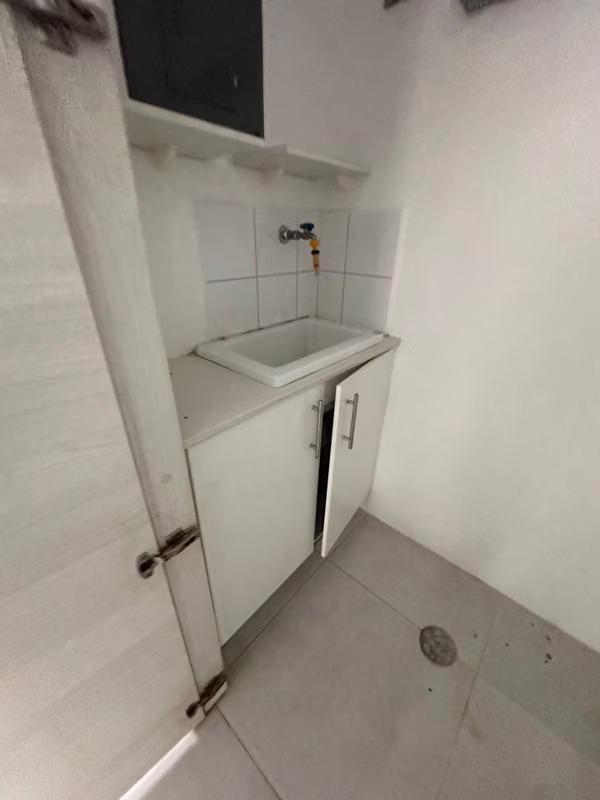 Alquilo Apartamento / 3 hab / 2 parqueos / balcón y terraza/ Monte Alto Curridabat