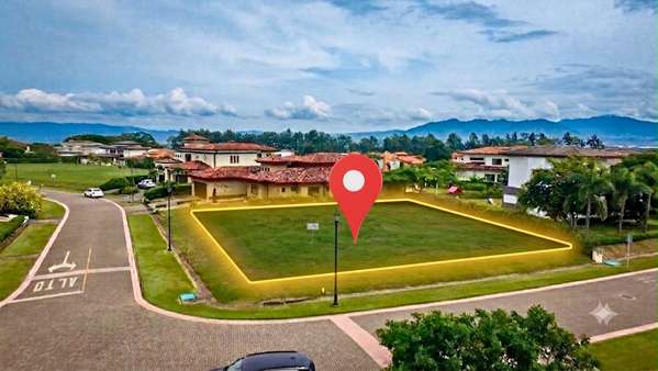 Lot in Condominium Las Vueltas, Hacienda Los Reyes