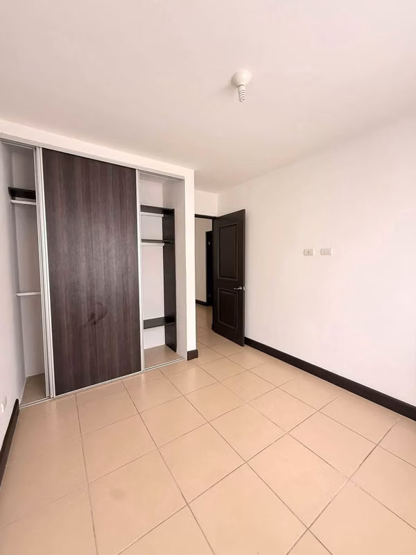 Alquiler Casa Esquinera en en Ciudad Colón