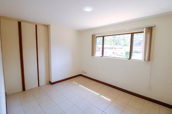 Trejos Montealegre x Avenida Escazú! Condo de 365 m2 con 5 habit. + de servicio