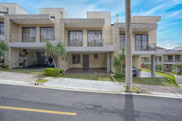 Sale House with patio Condominium Valle Alto 3 Rooms View to the Nja1302 Mountains