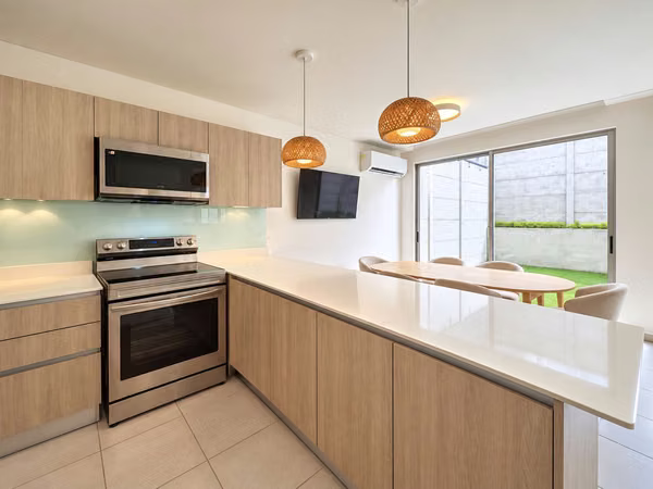 ALQUILER DE CASA AMUEBLADA EN CONDOMINIO BLUE, CARIARI