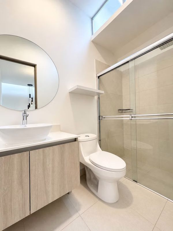 ALQUILER DE CASA AMUEBLADA EN CONDOMINIO BLUE, CARIARI