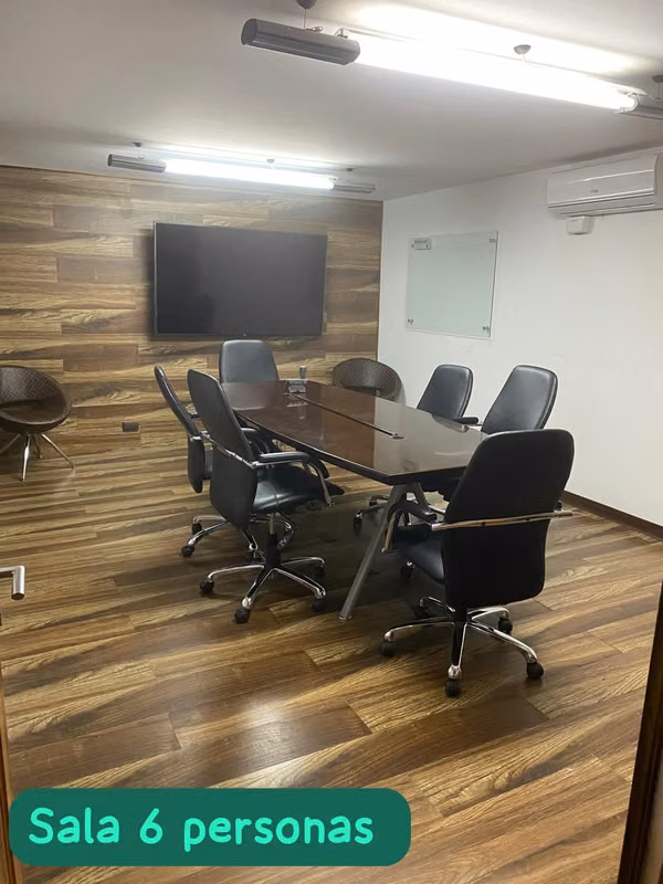 Oficina amoblada 9m² en San Pedro – Todo incluido $485 + IVA