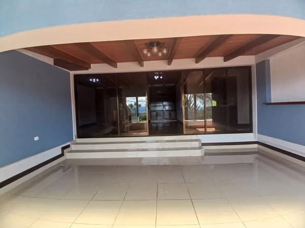 ALQUILER DE HERMOSA CASA EN BELLO HORIZONTE DE ESCAZÚ