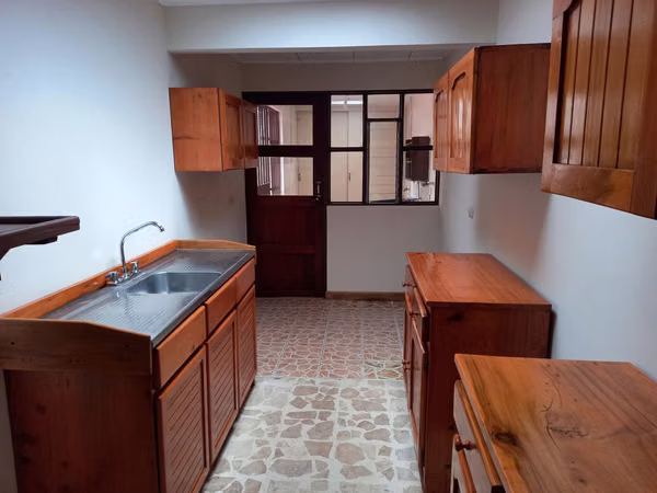 ALQUILER DE CASA DE UNA PLANTA EN CURRIDABAT