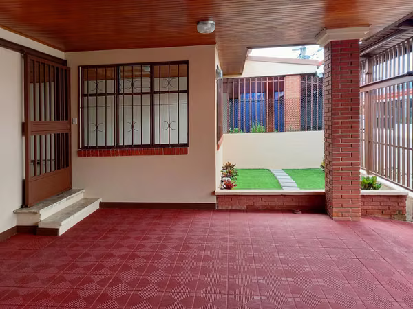ALQUILER DE CASA DE UNA PLANTA EN CURRIDABAT