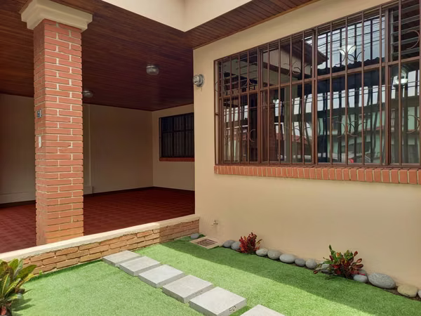ALQUILER DE CASA DE UNA PLANTA EN CURRIDABAT