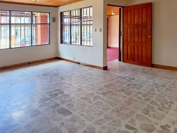 ALQUILER DE CASA DE UNA PLANTA EN CURRIDABAT