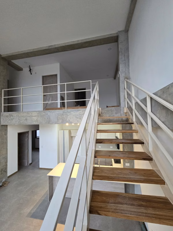 PENTHOUSE DE 2 NIVELES CON ALMPLIA TERRAZA - ROHRMOSER