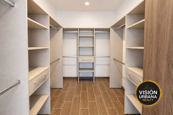 Penthouse de 4 Habitaciones en Condominio Vista Al Valle