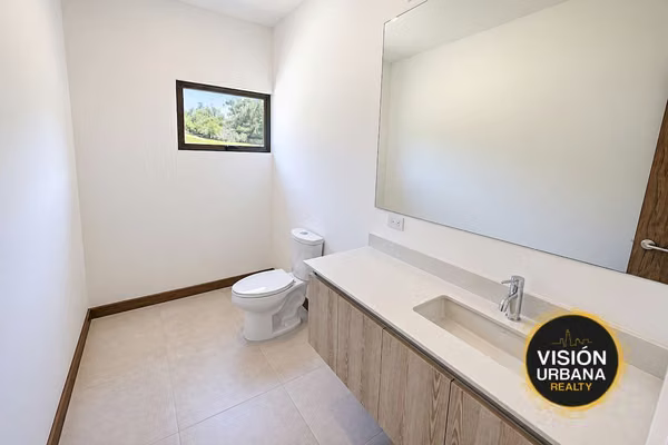 Penthouse de 4 Habitaciones en Condominio Vista Al Valle