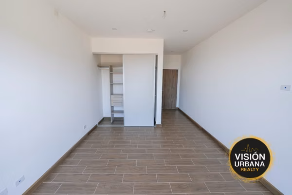 Penthouse de 4 Habitaciones en Condominio Vista Al Valle