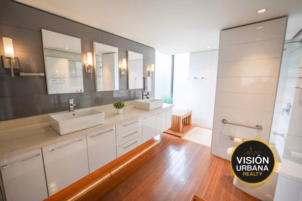 Apartamento Remodelado de 3 Habitaciones en Condominio Vistas de Mayorca