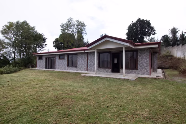Casa en venta en La Trinidad de Dota: naturaleza, amplitud y privacidad (JMA)