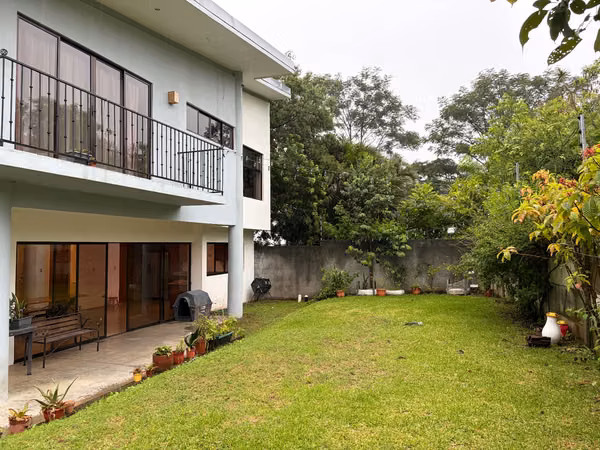 RENTAL HOUSE IN SANTA ANA