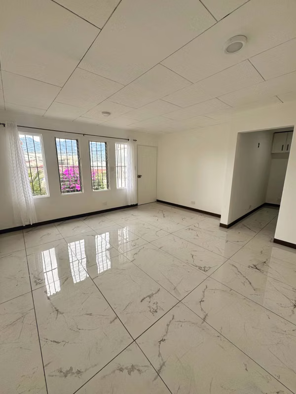 Apartamento amplio, totalmente remodelado en Rohrmoser! P206