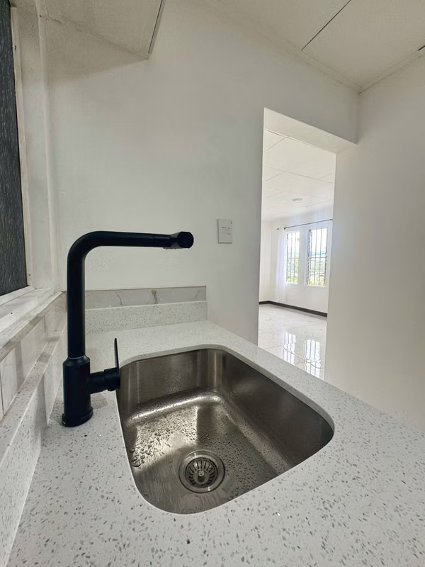 Apartamento amplio, totalmente remodelado en Rohrmoser! P206